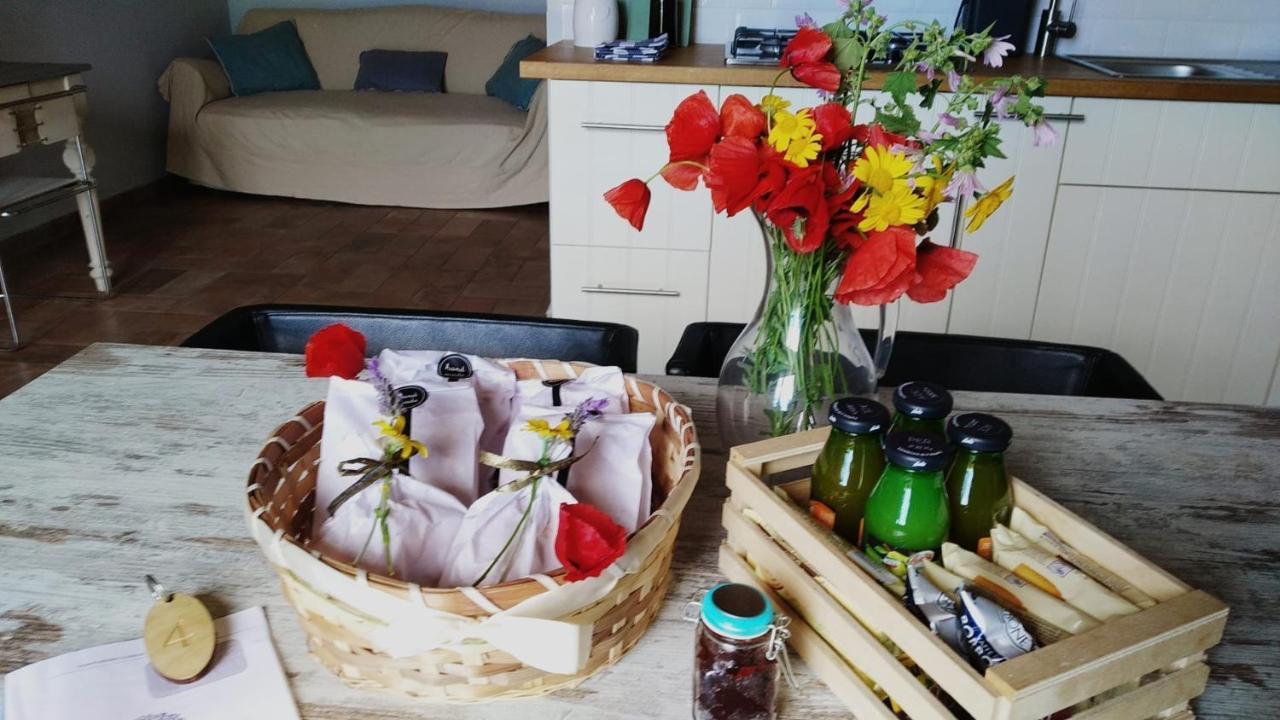 Agriturismo Casale San Benedetto Ceri Eksteriør bilde